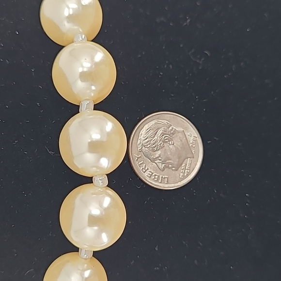 Faux Pearl Necklace Choker Single Strand Classic Elegance Marked R - Picture 7 of 7